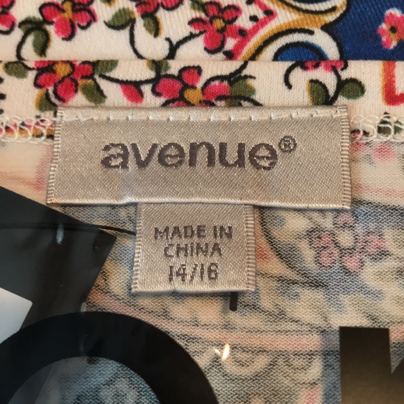 NWT Avenue 14/16 (1X) beaded print top - Picture 14 of 14